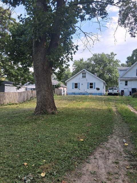 1818 E Clay St — photo 3