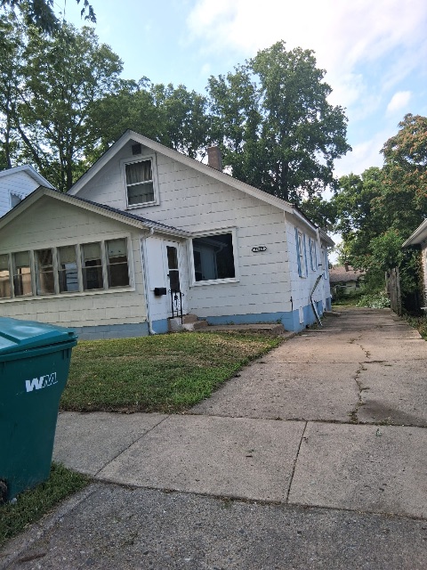 1818 E Clay St — main photo