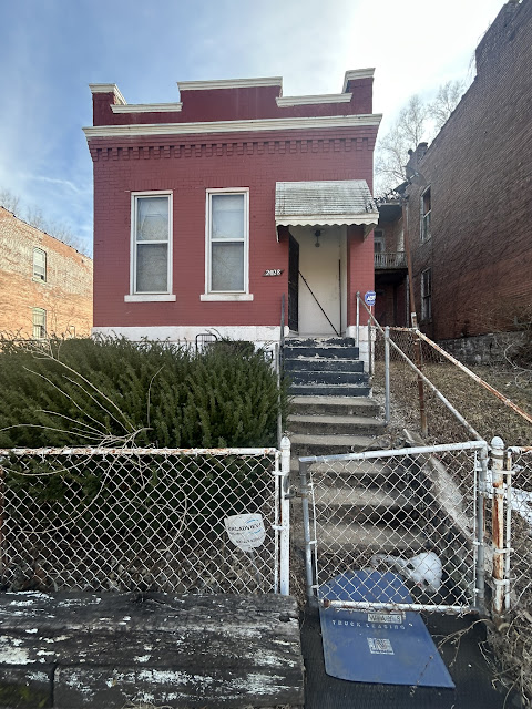2028 E Prairie Ave: photo 2