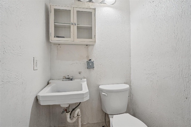 1908 N Union St: photo 22