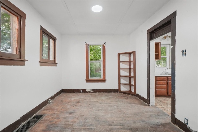 1908 N Union St: photo 11