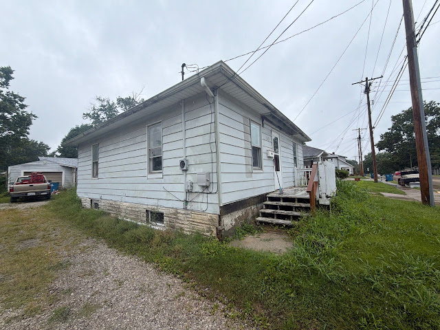 319 W Corbin St — photo 3