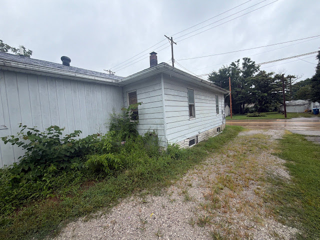 319 W Corbin St — photo 2